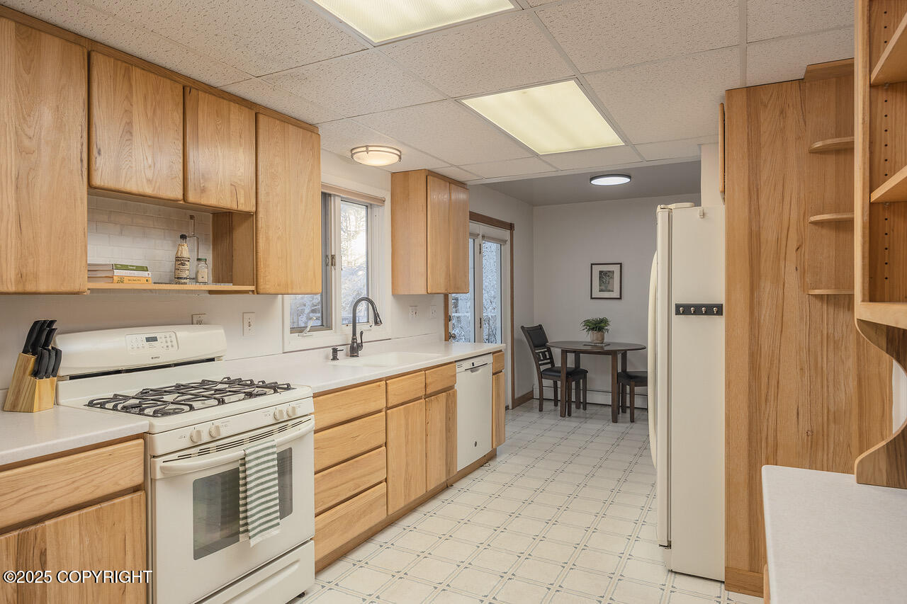 2727 Riverview Drive