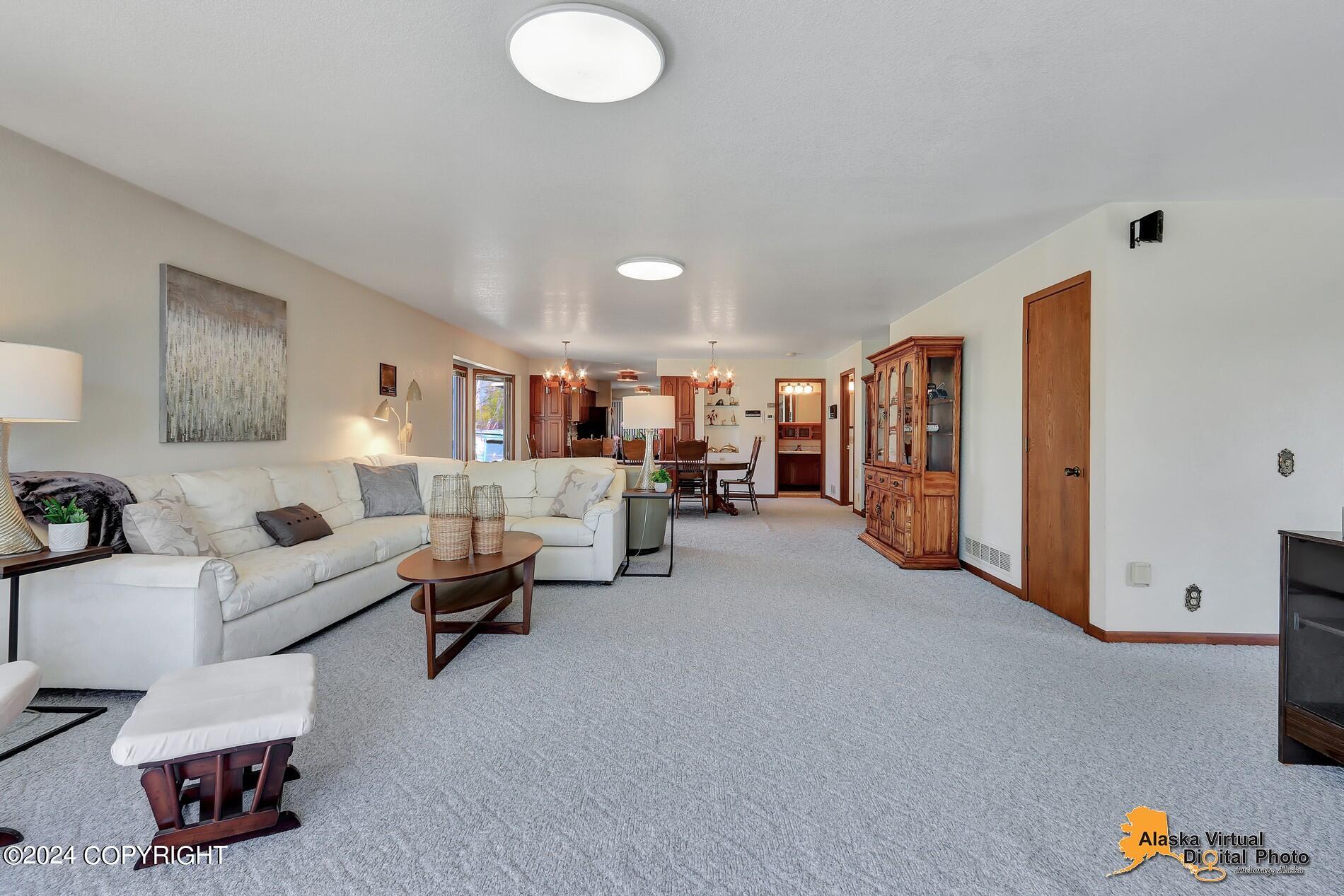 2707 W 31st Avenue