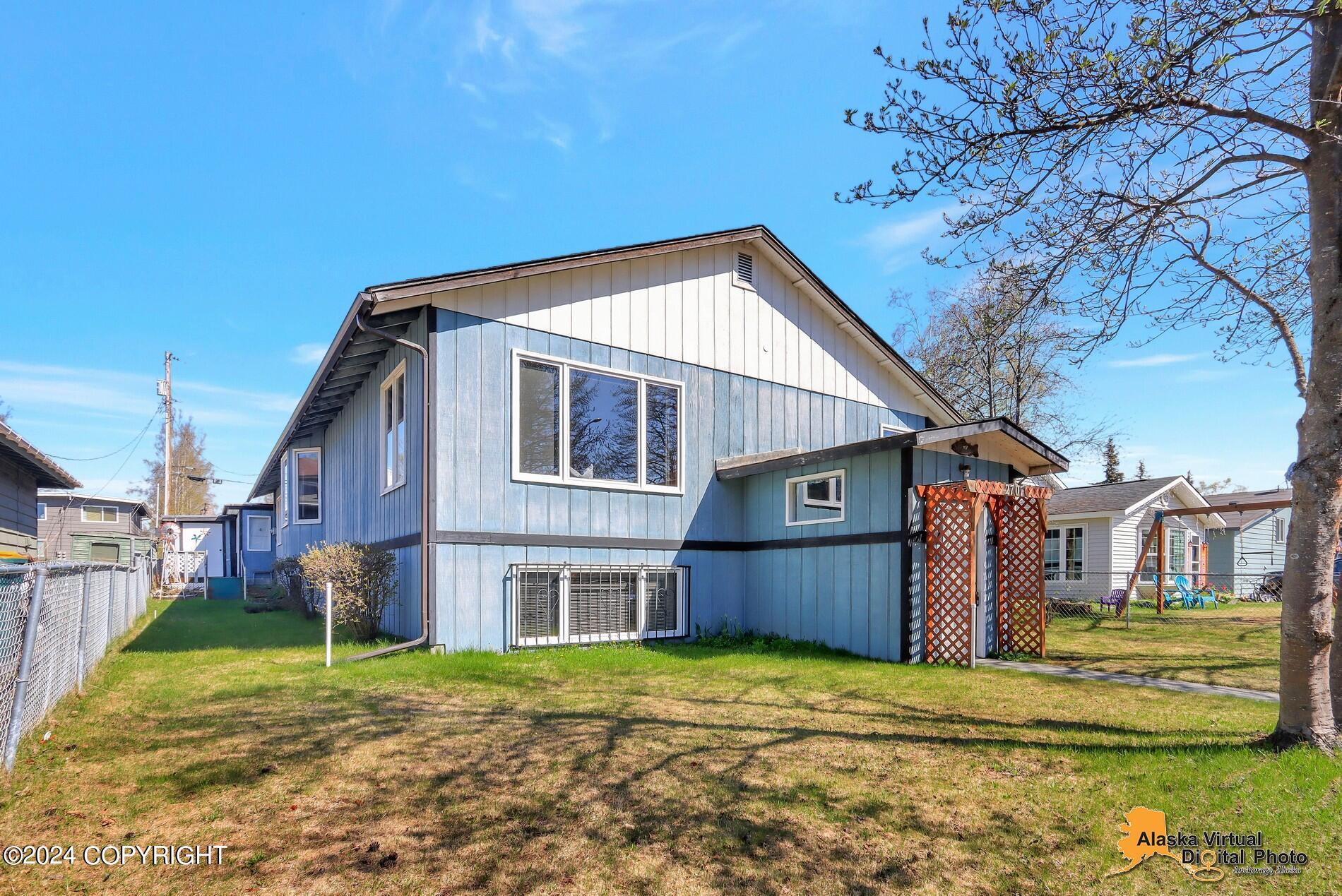 2707 W 31st Avenue