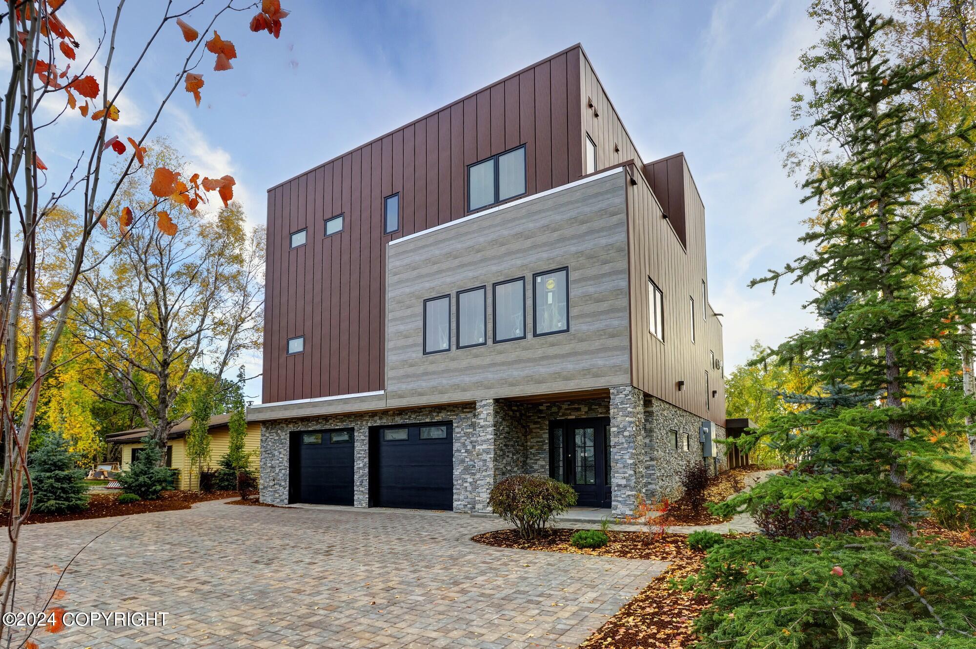 5112 Shorecrest Drive