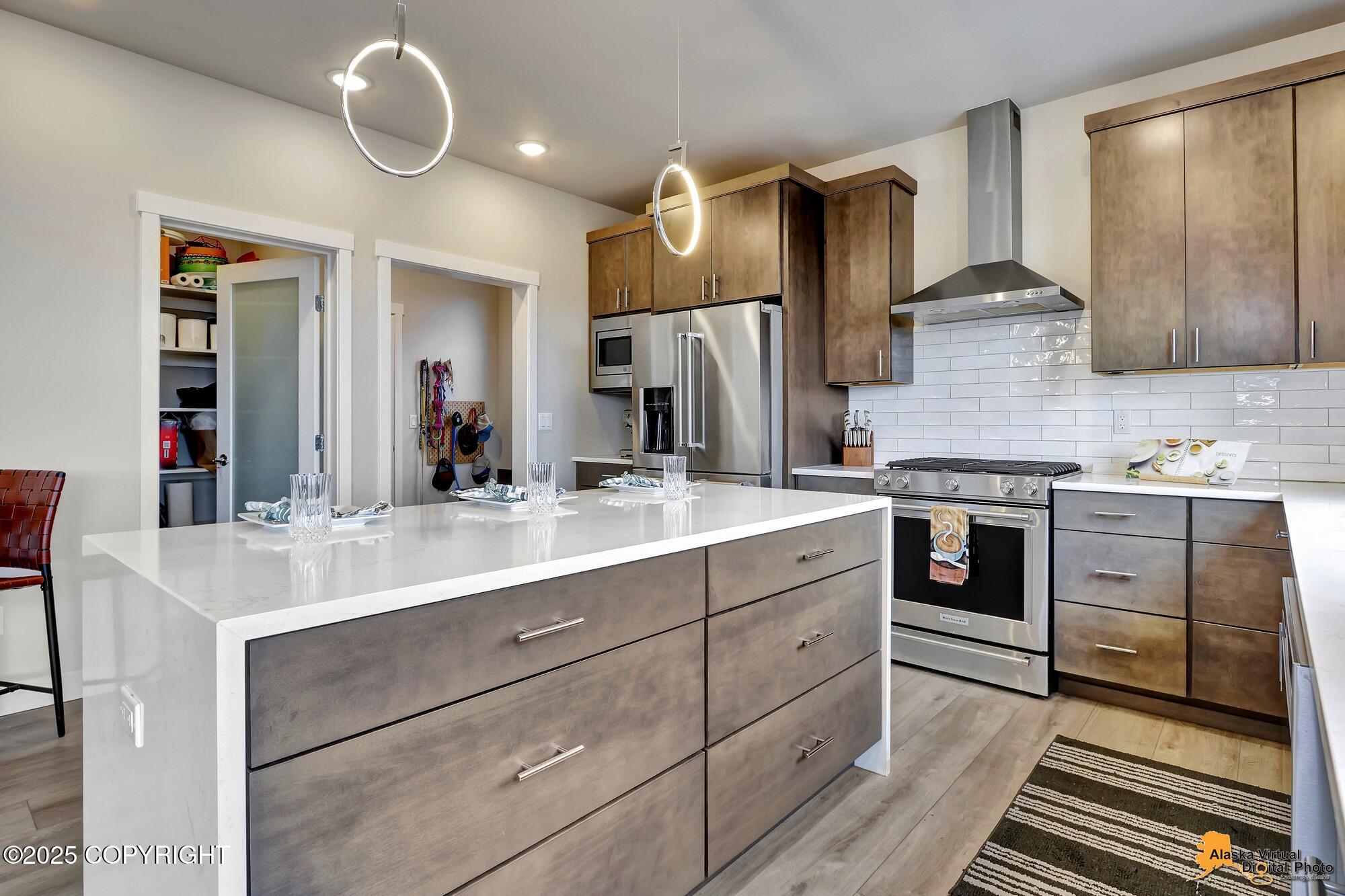 5454 Sandhill Lp