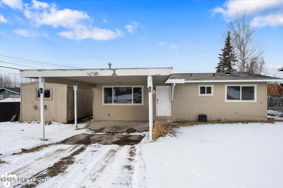 8525 Rangeview Avenue