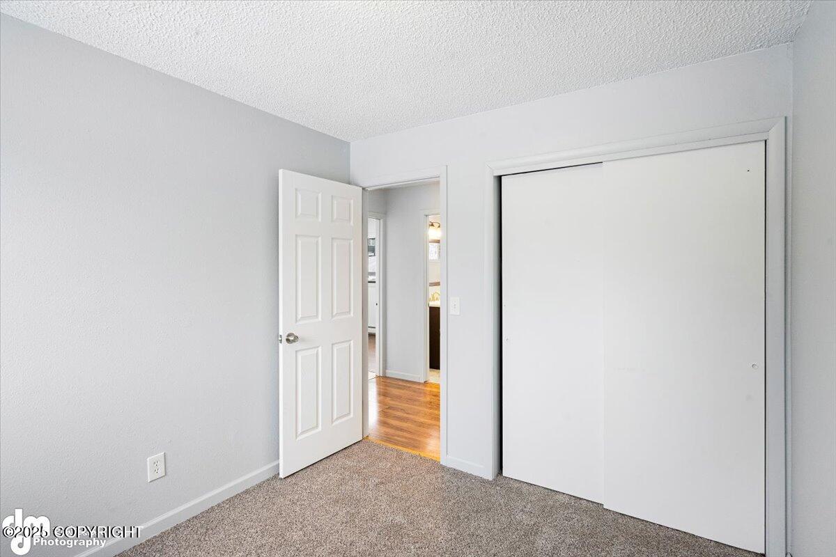 8525 Rangeview Avenue