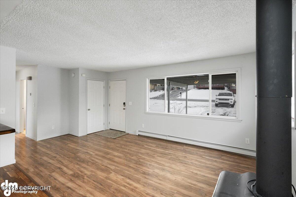 8525 Rangeview Avenue