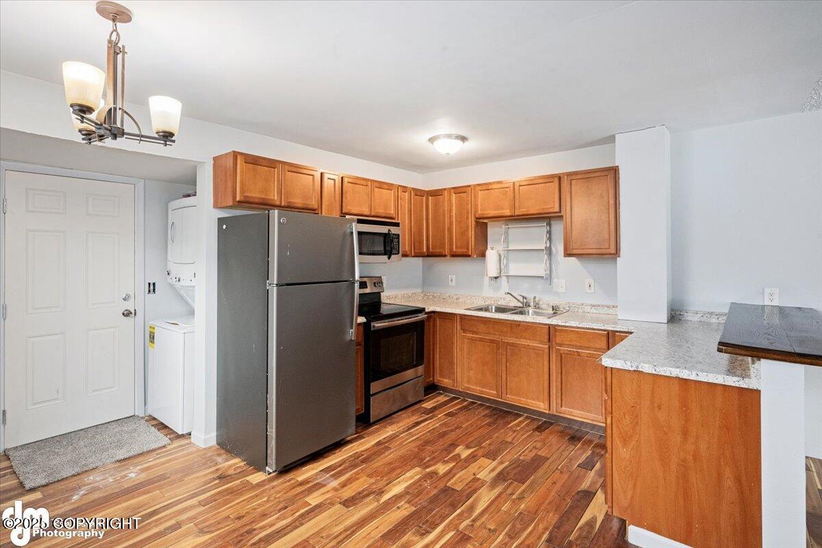 8525 Rangeview Avenue