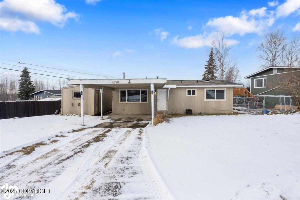 8525 Rangeview Avenue