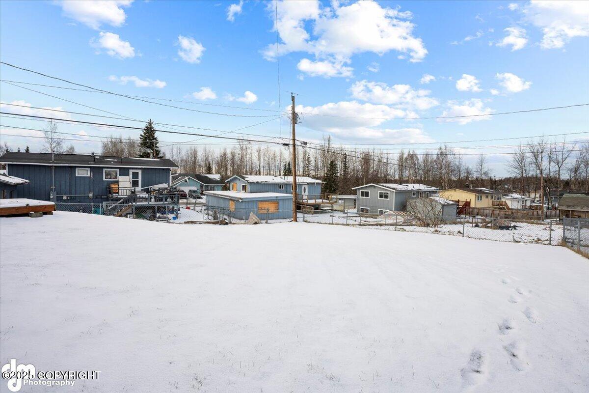 8525 Rangeview Avenue