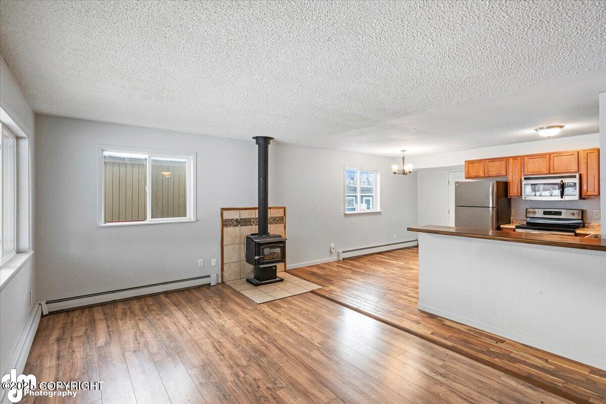 8525 Rangeview Avenue