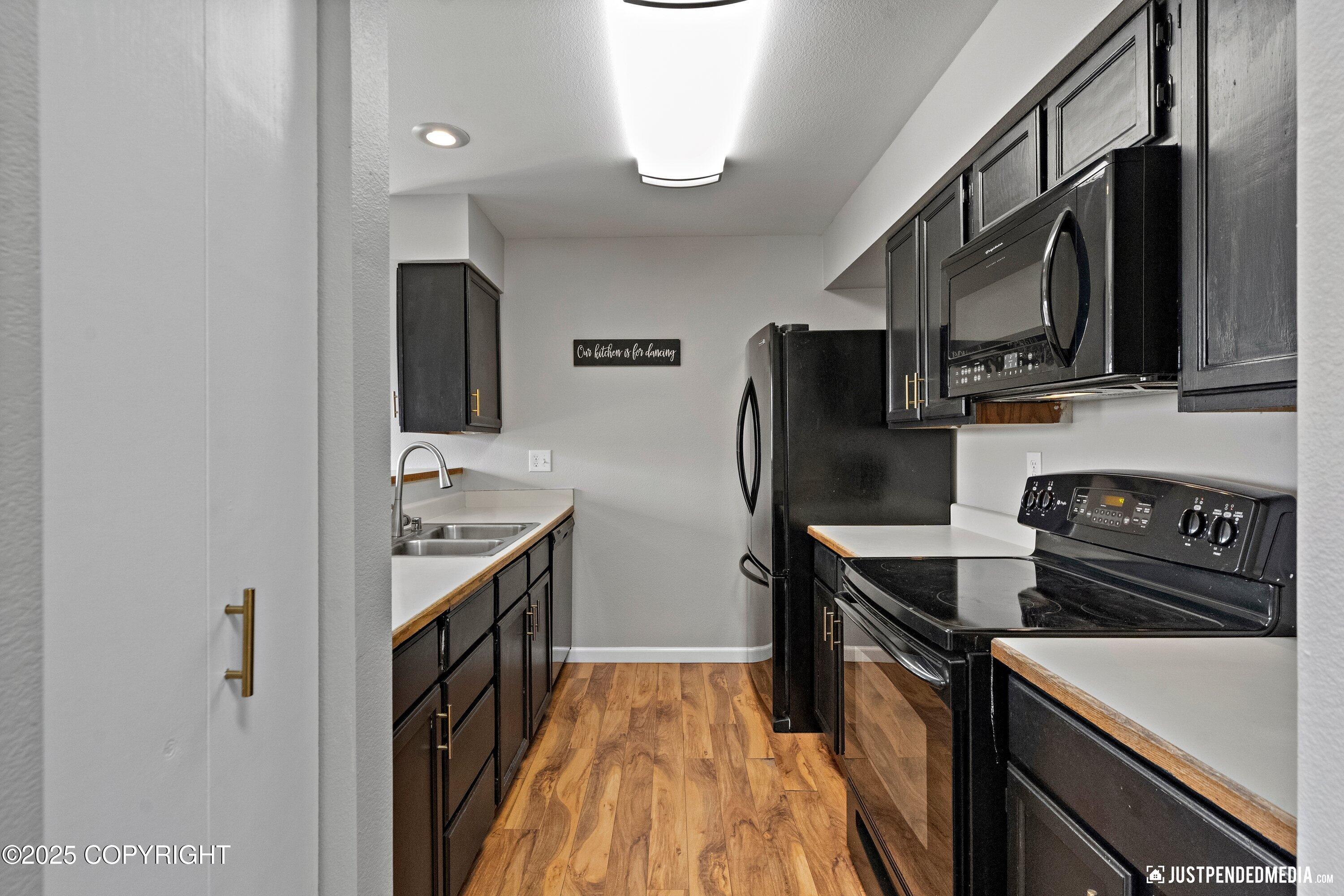 1819 E Tudor Road # B302