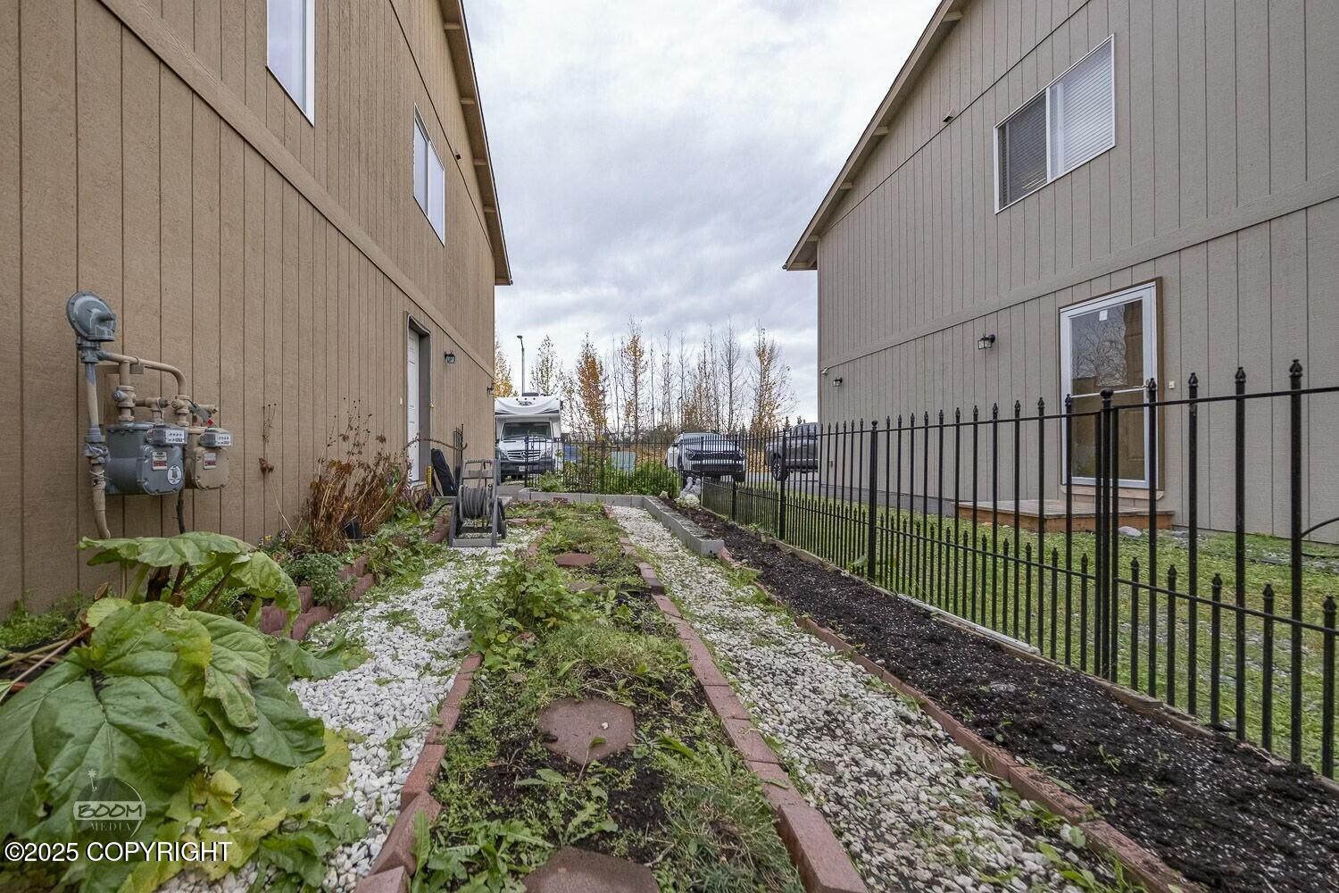 2382/2384 E 64th Avenue