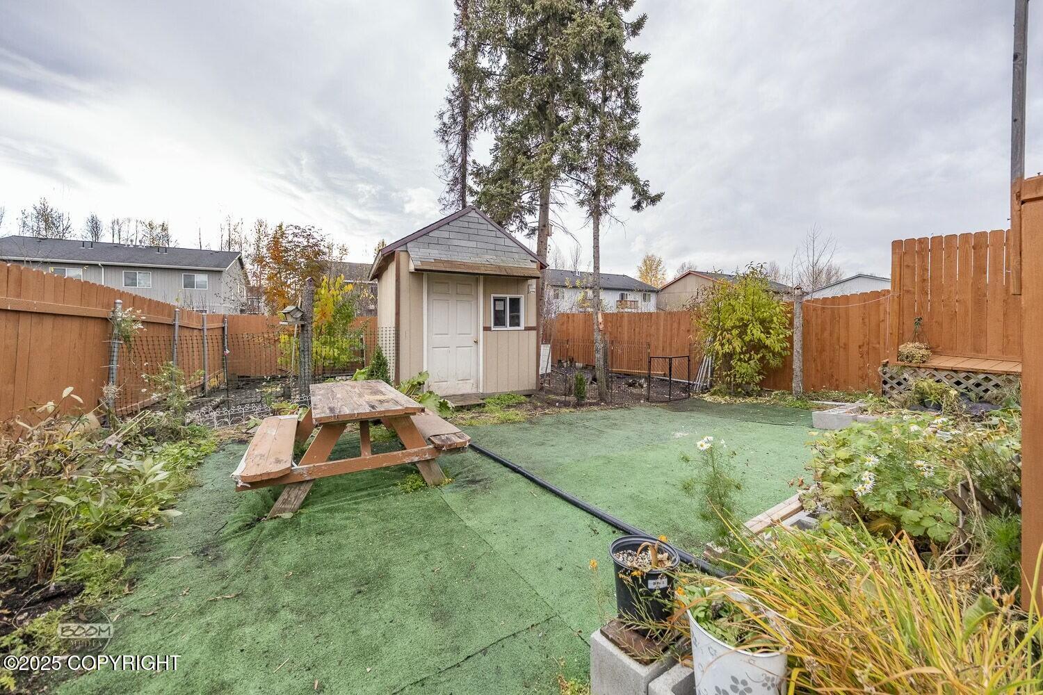 2382/2384 E 64th Avenue