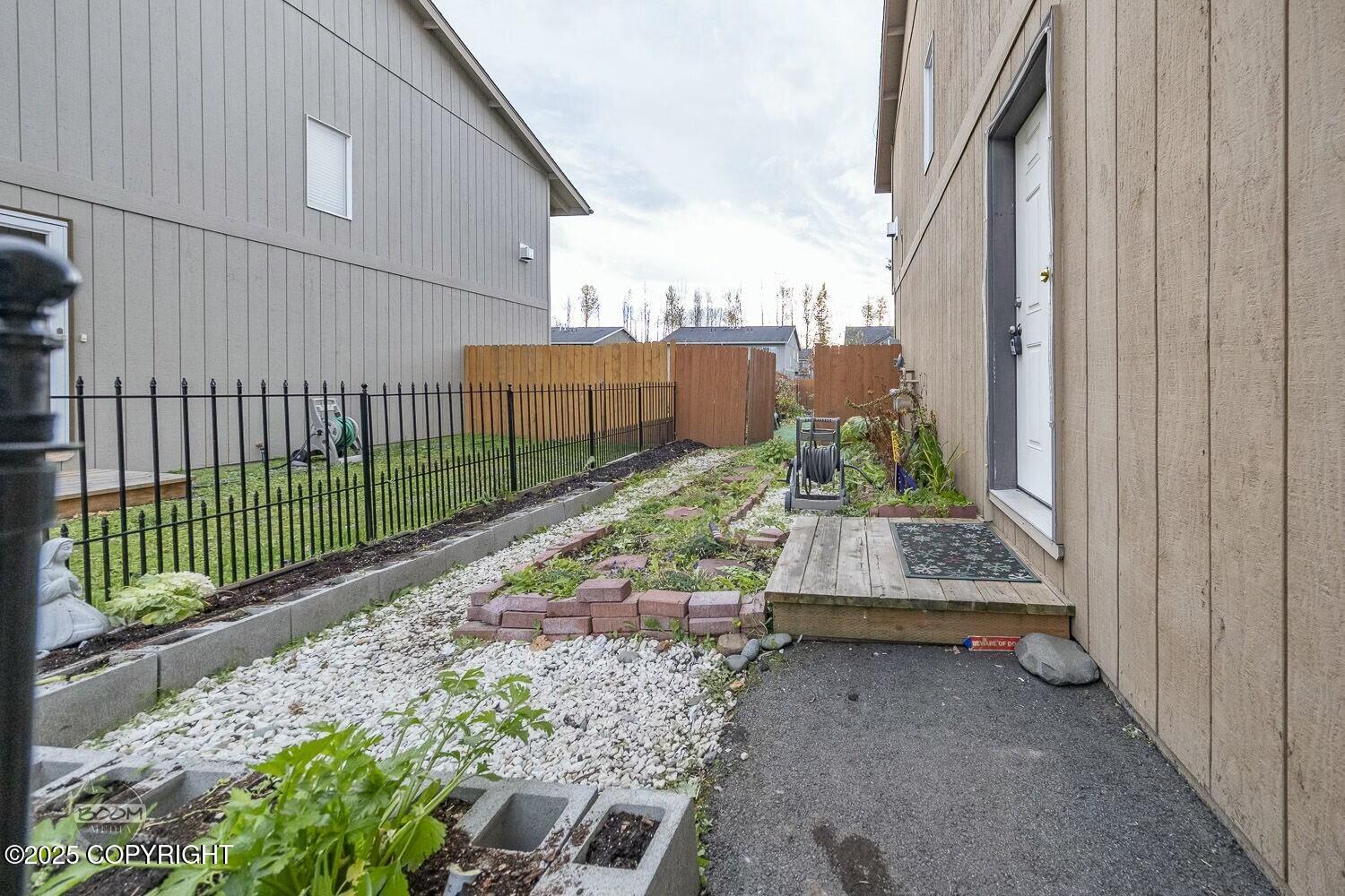 2382/2384 E 64th Avenue