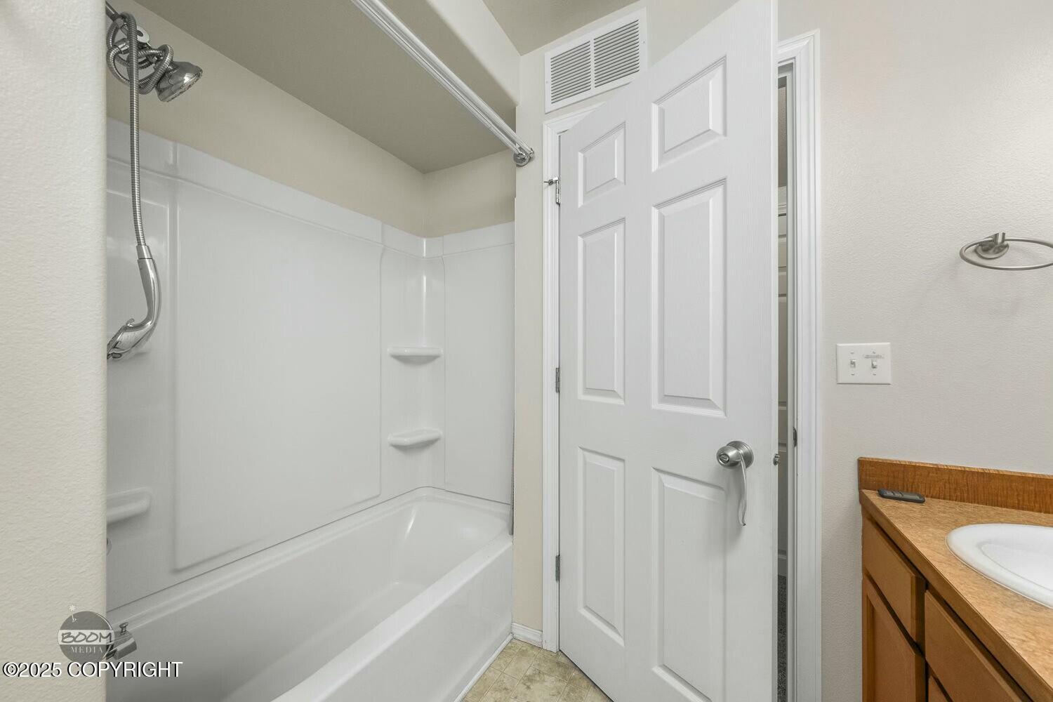 2382/2384 E 64th Avenue