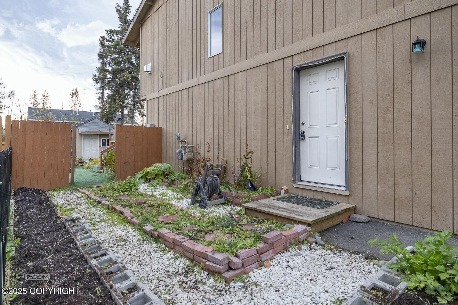 2382/2384 E 64th Avenue