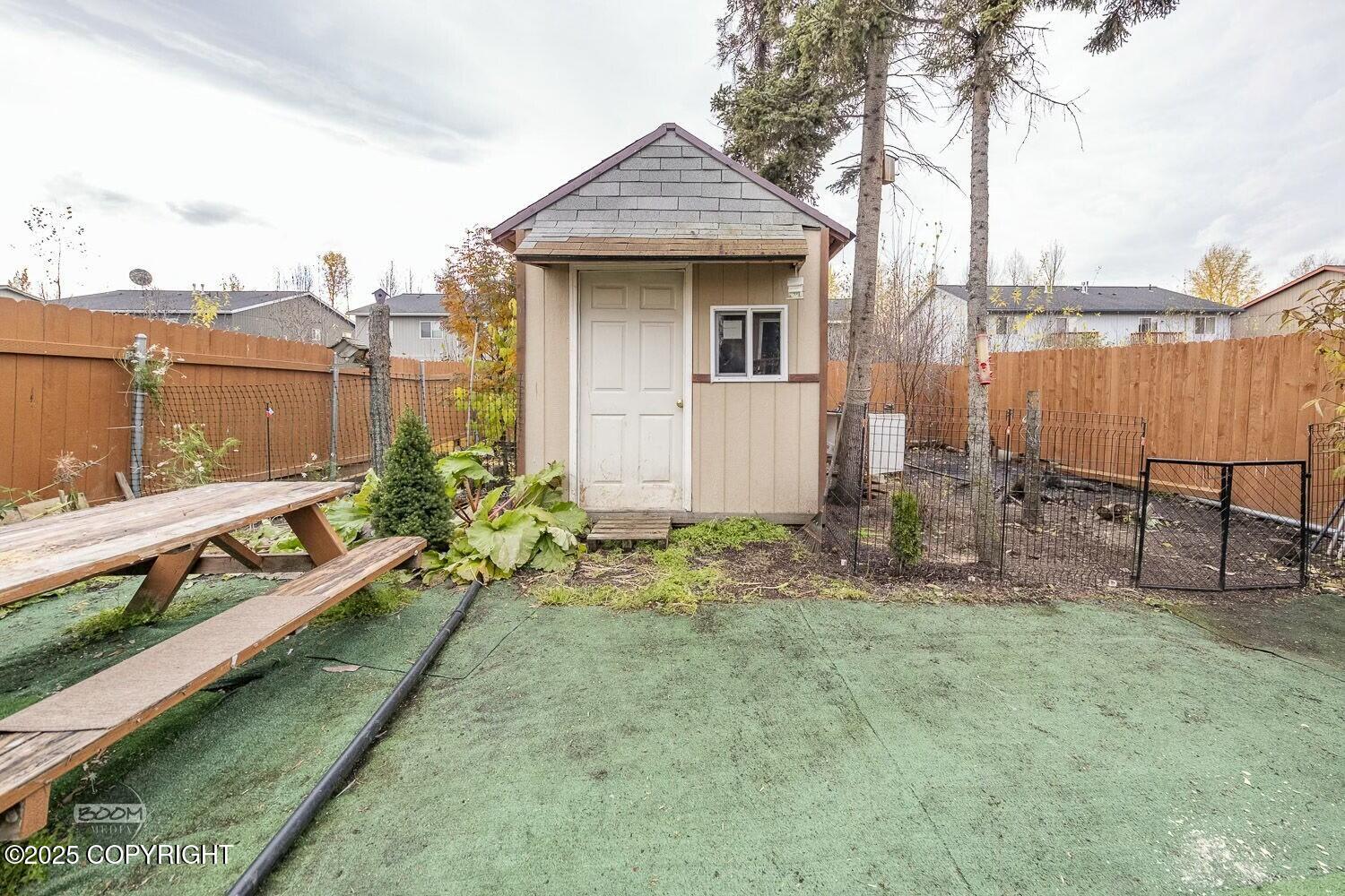 2382/2384 E 64th Avenue