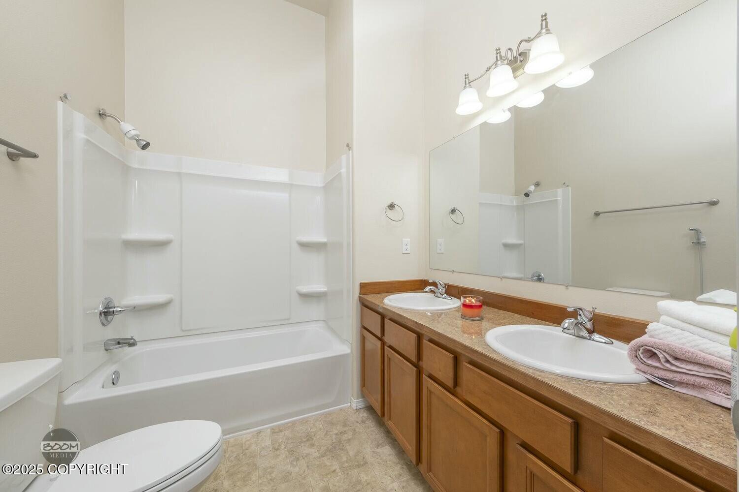 2382/2384 E 64th Avenue