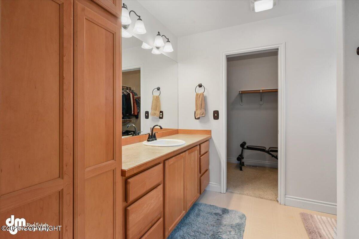 2414 Lusardi Point Circle