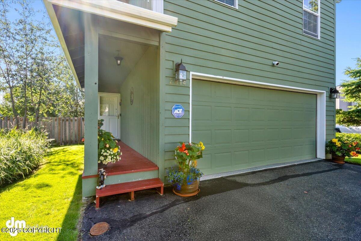 2414 Lusardi Point Circle