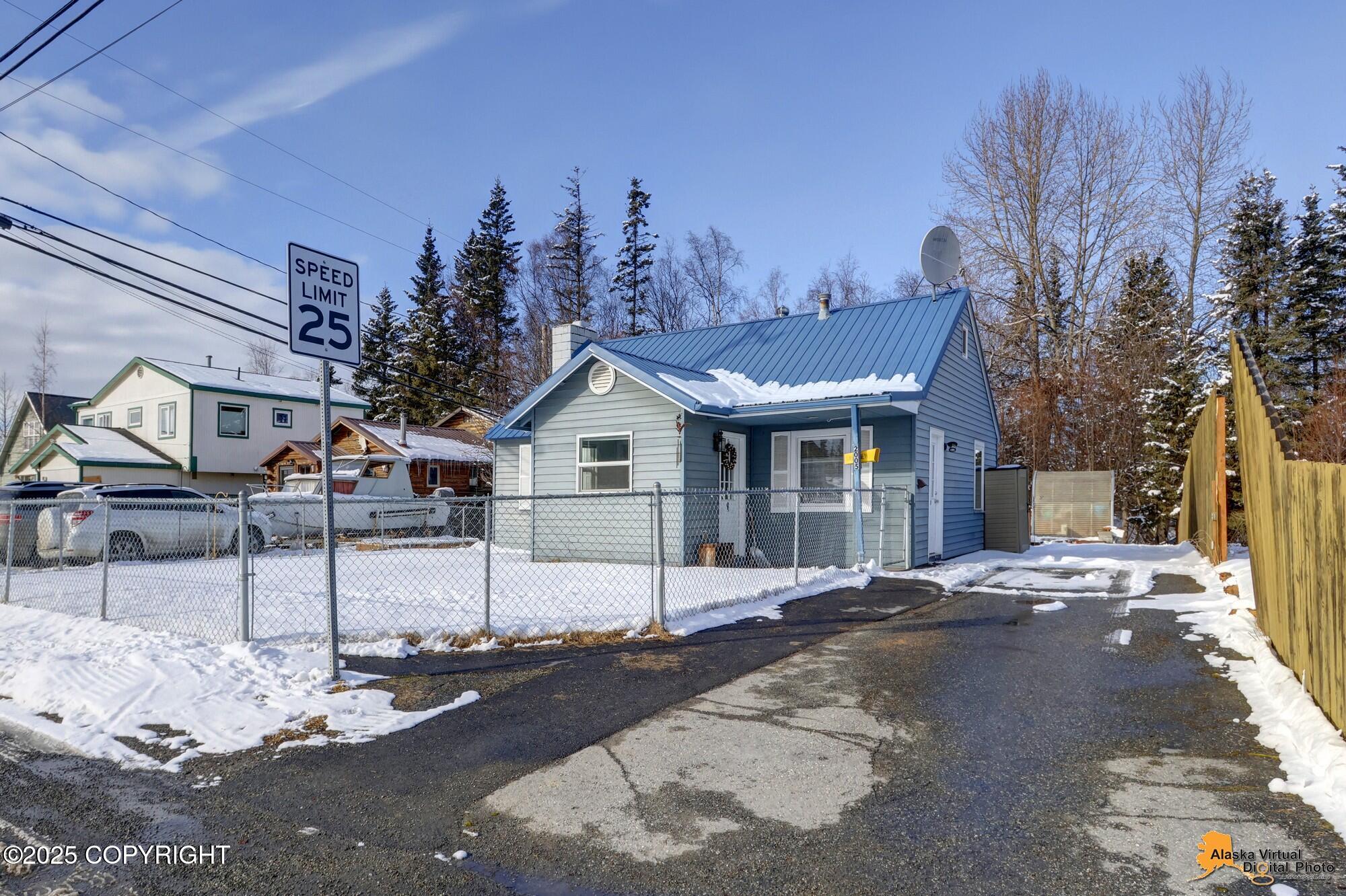 2005 W 32nd Avenue