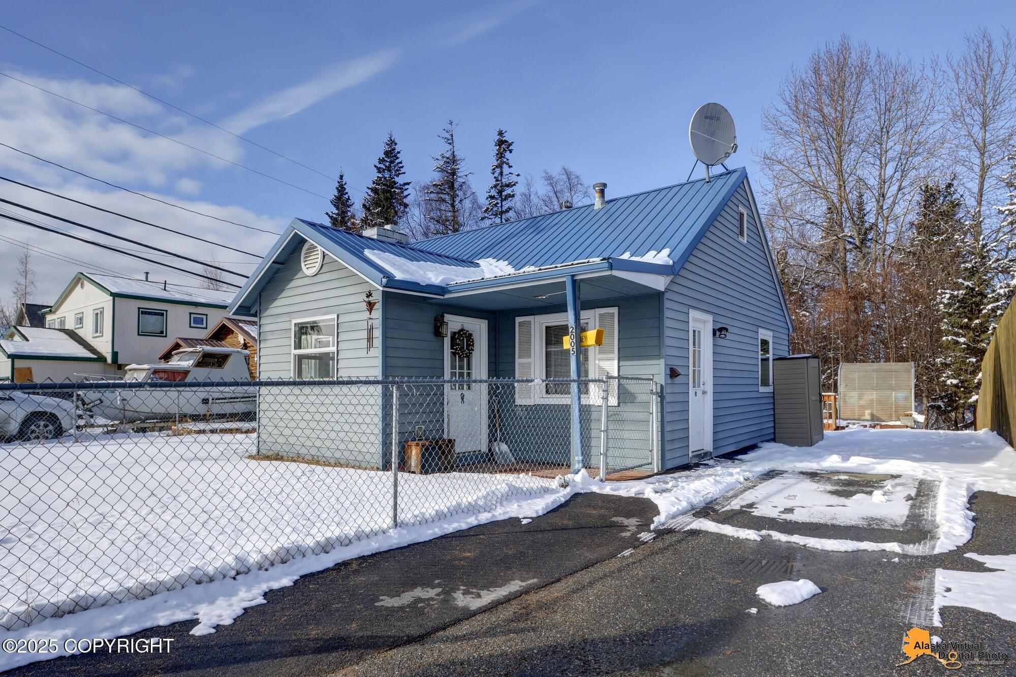 2005 W 32nd Avenue