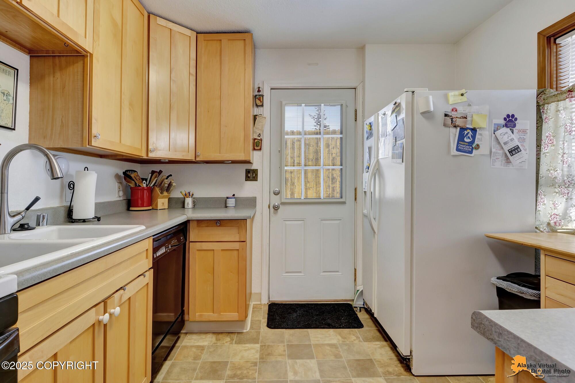2005 W 32nd Avenue