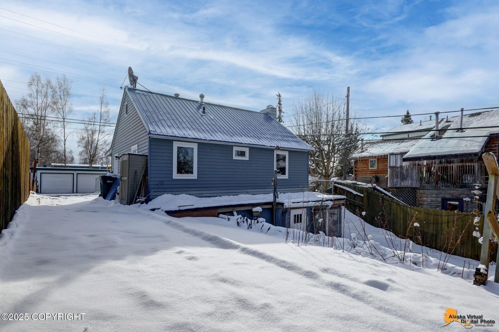 2005 W 32nd Avenue