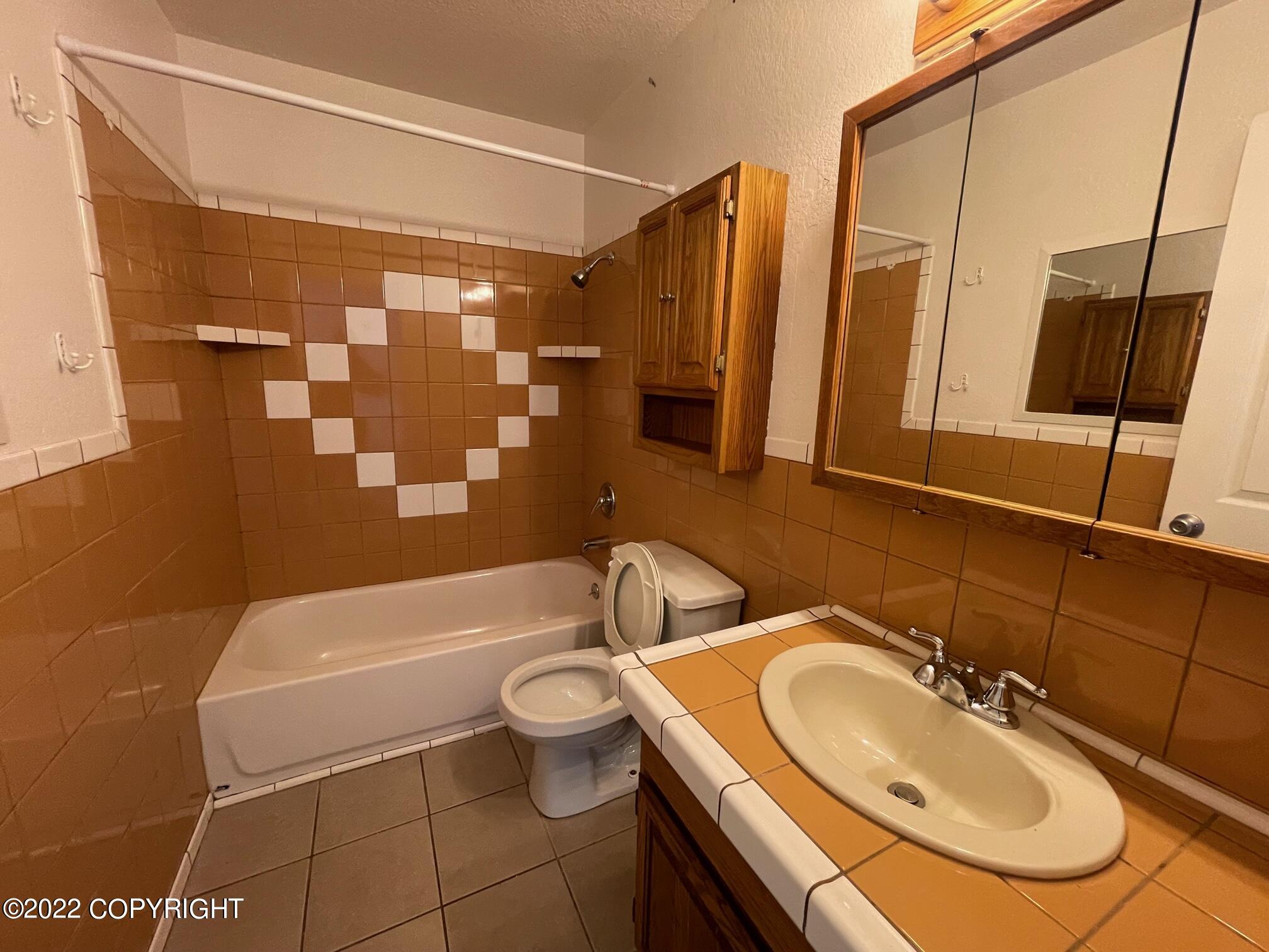 708 N Hoyt Street # 1 Unit: #1