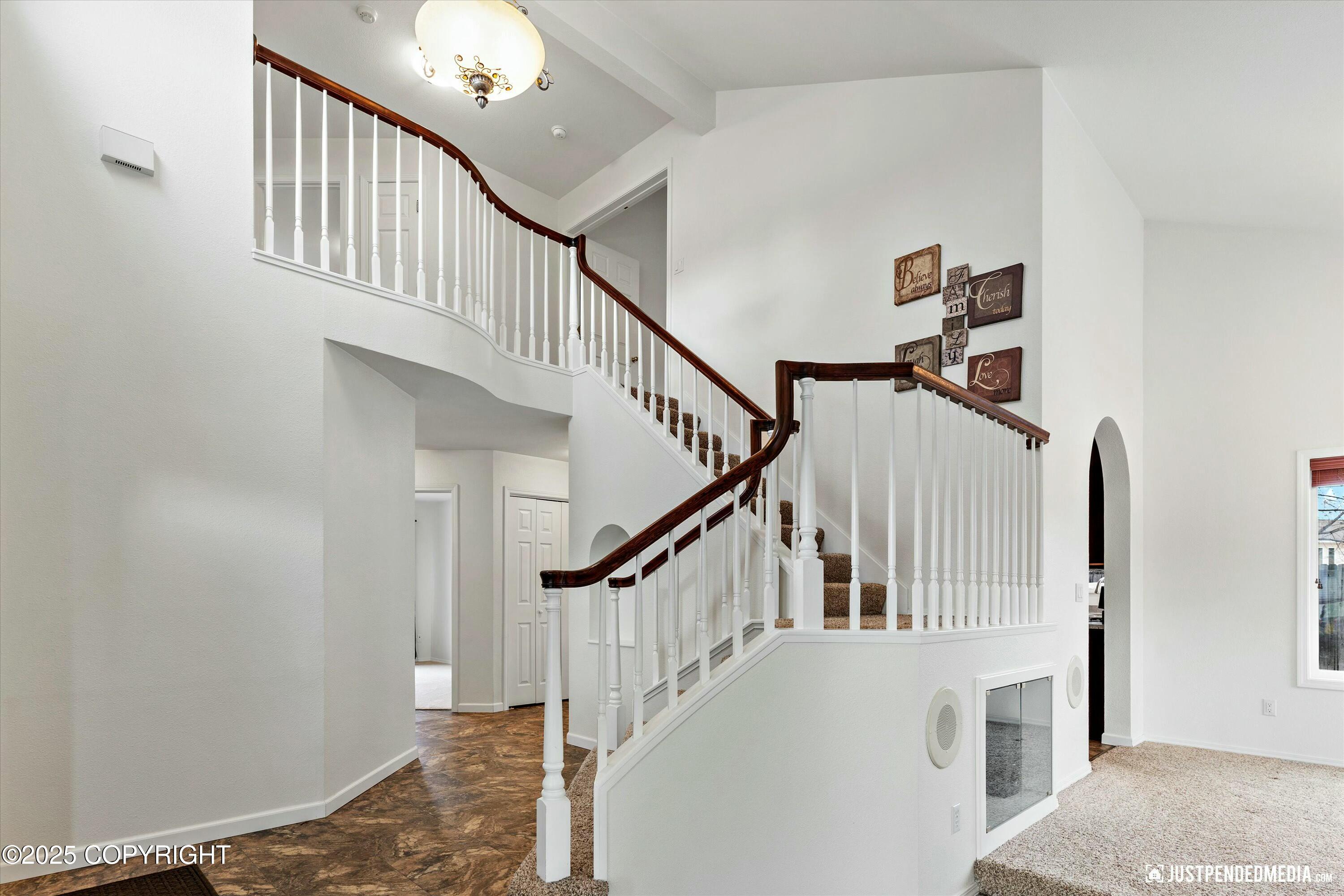 290 Peppertree Loop