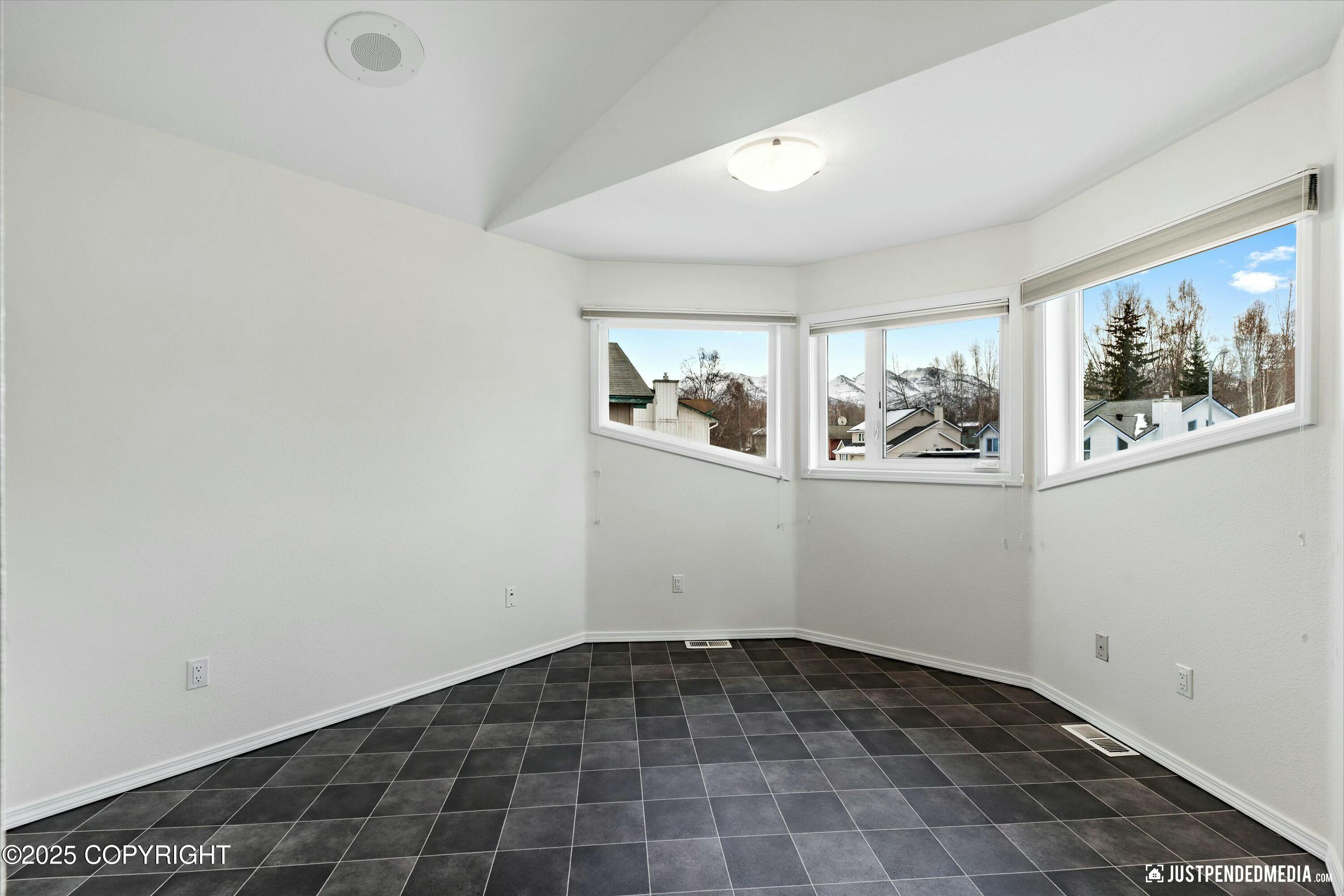 290 Peppertree Loop