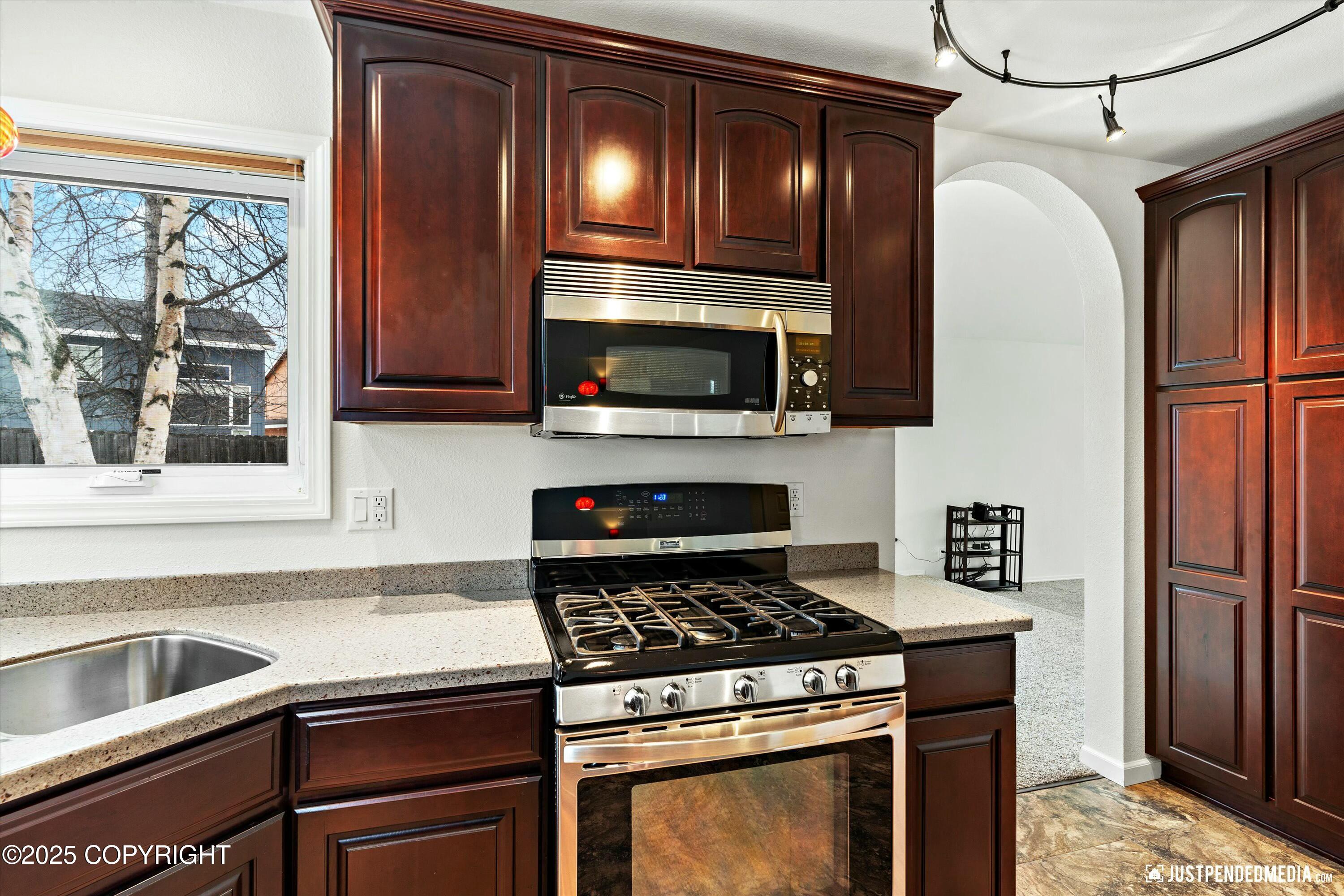 290 Peppertree Loop