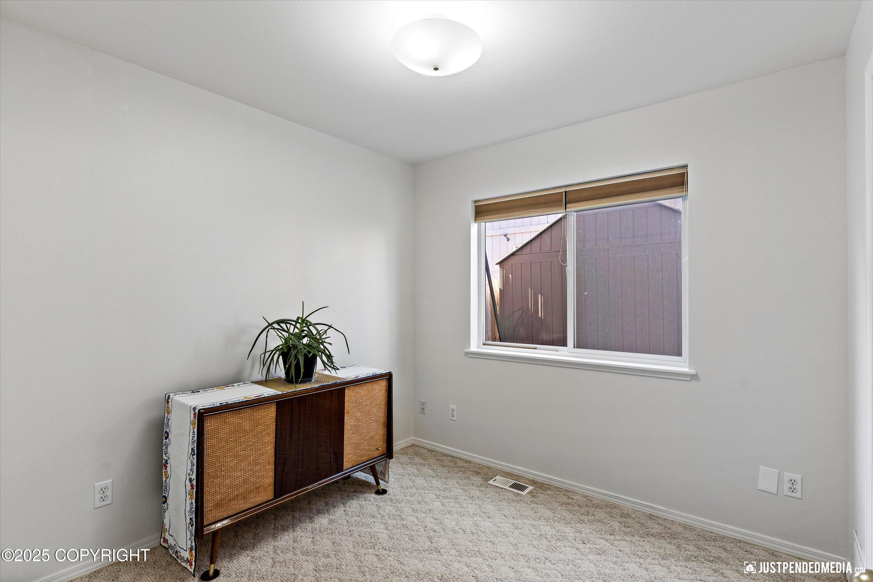 200 E 45th Avenue