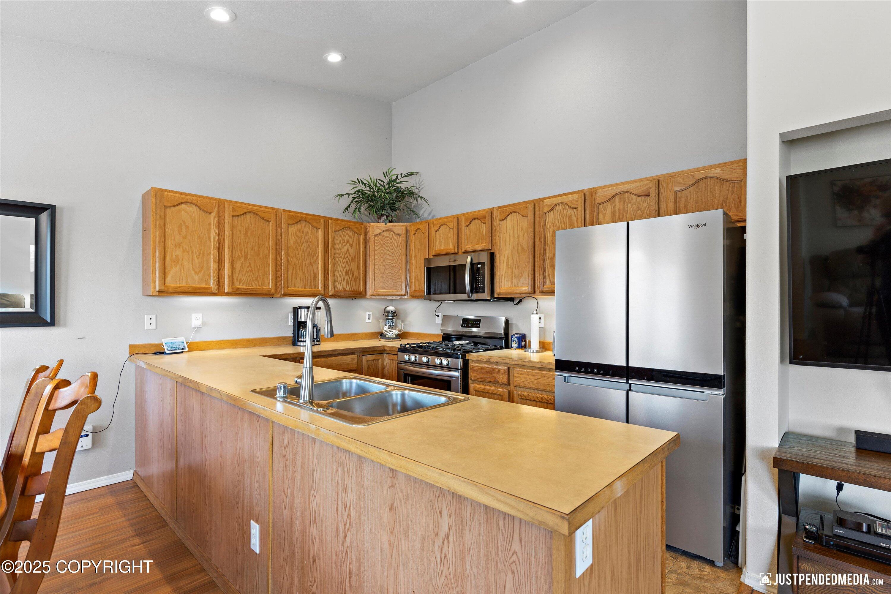 200 E 45th Avenue