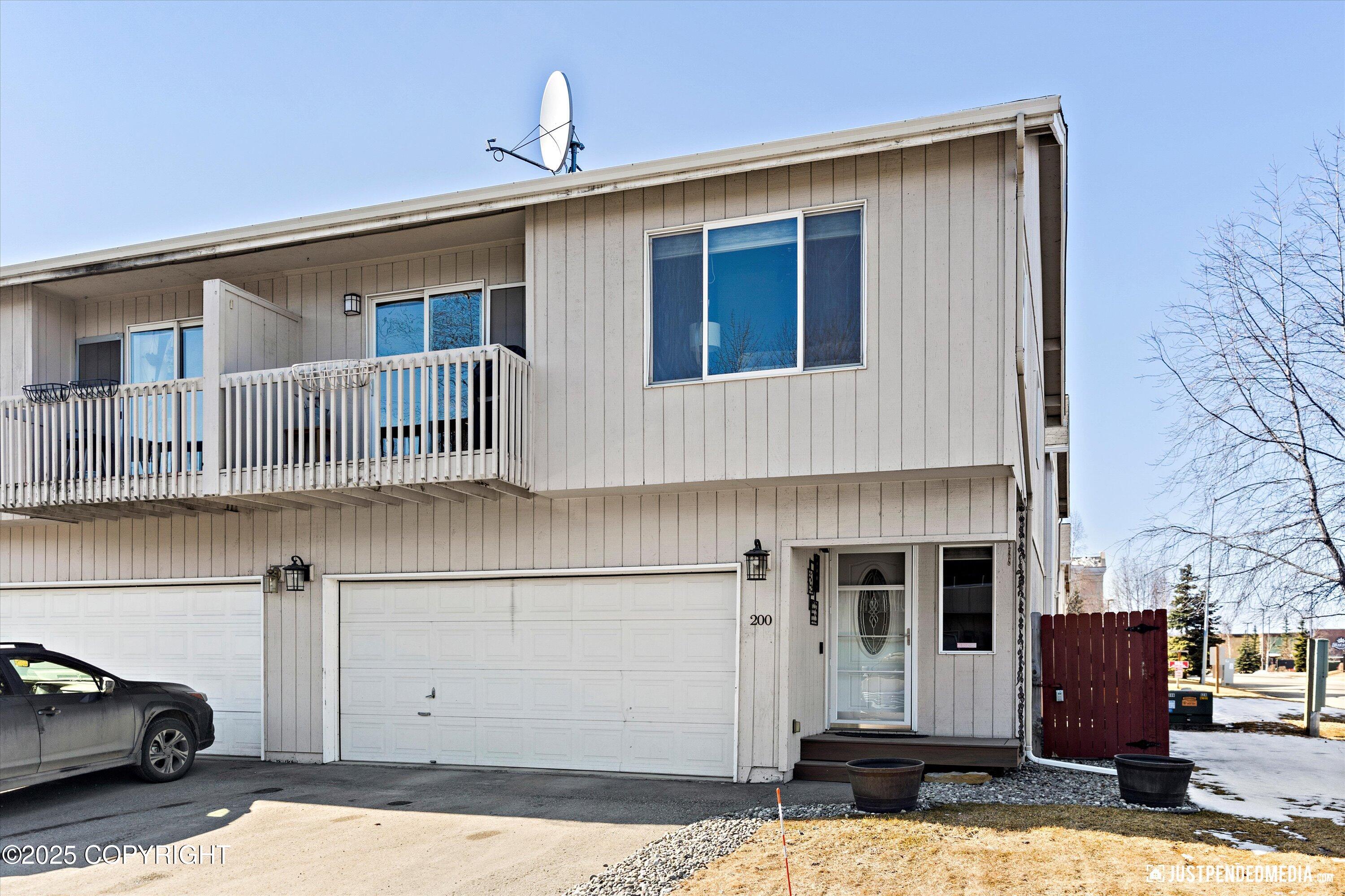 200 E 45th Avenue