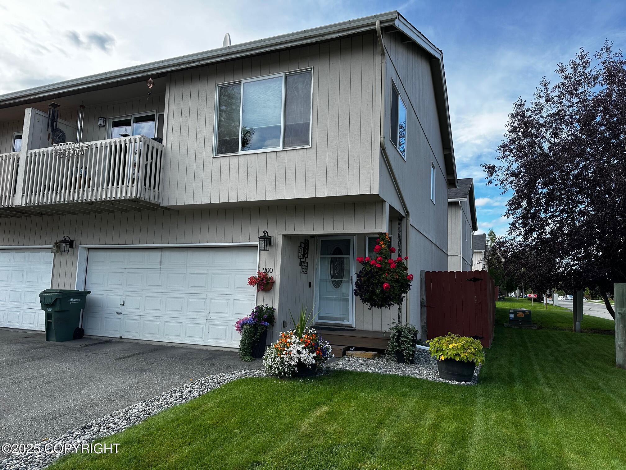 200 E 45th Avenue