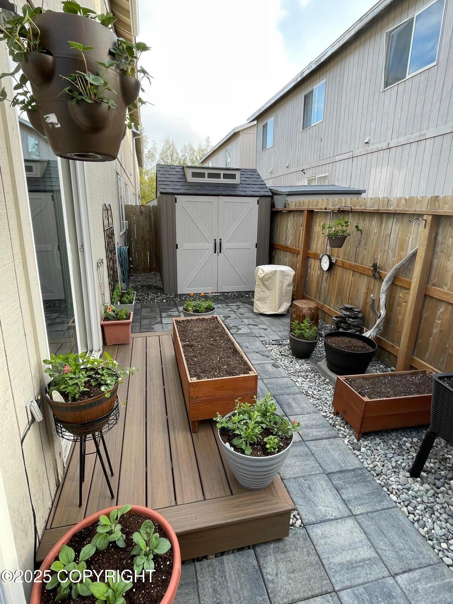 200 E 45th Avenue