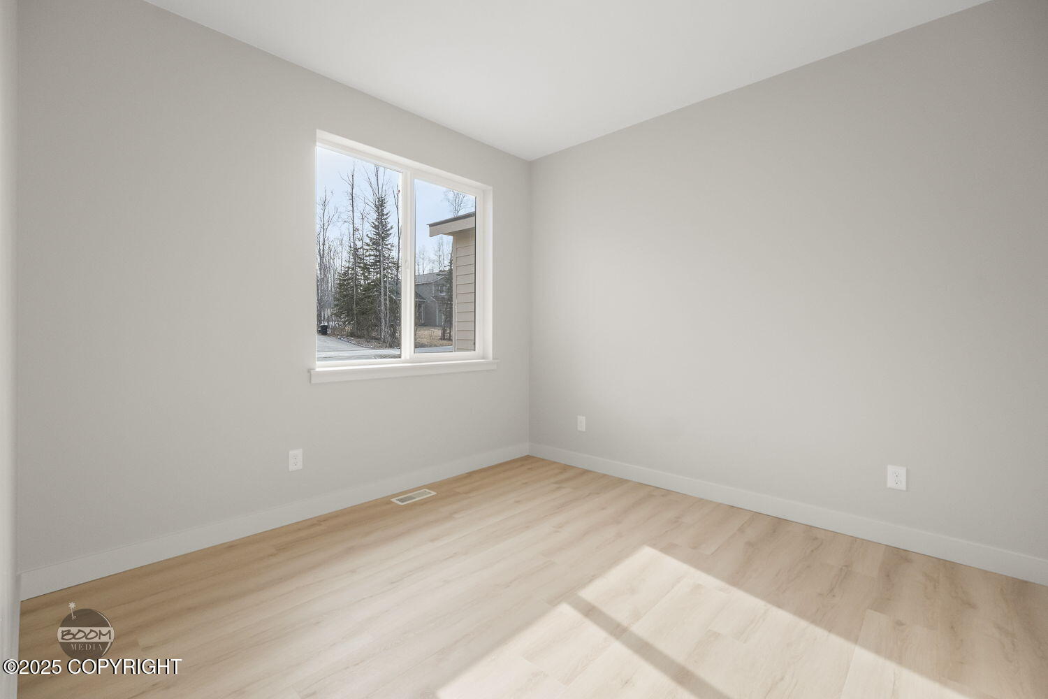 6921 W Vandenberg Drive