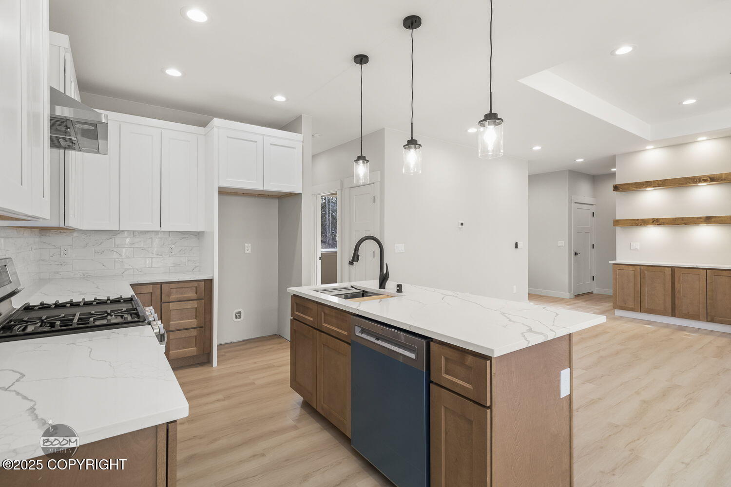 6921 W Vandenberg Drive