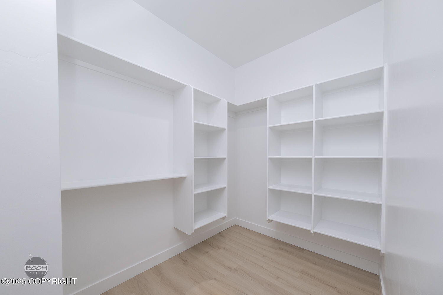 6921 W Vandenberg Drive