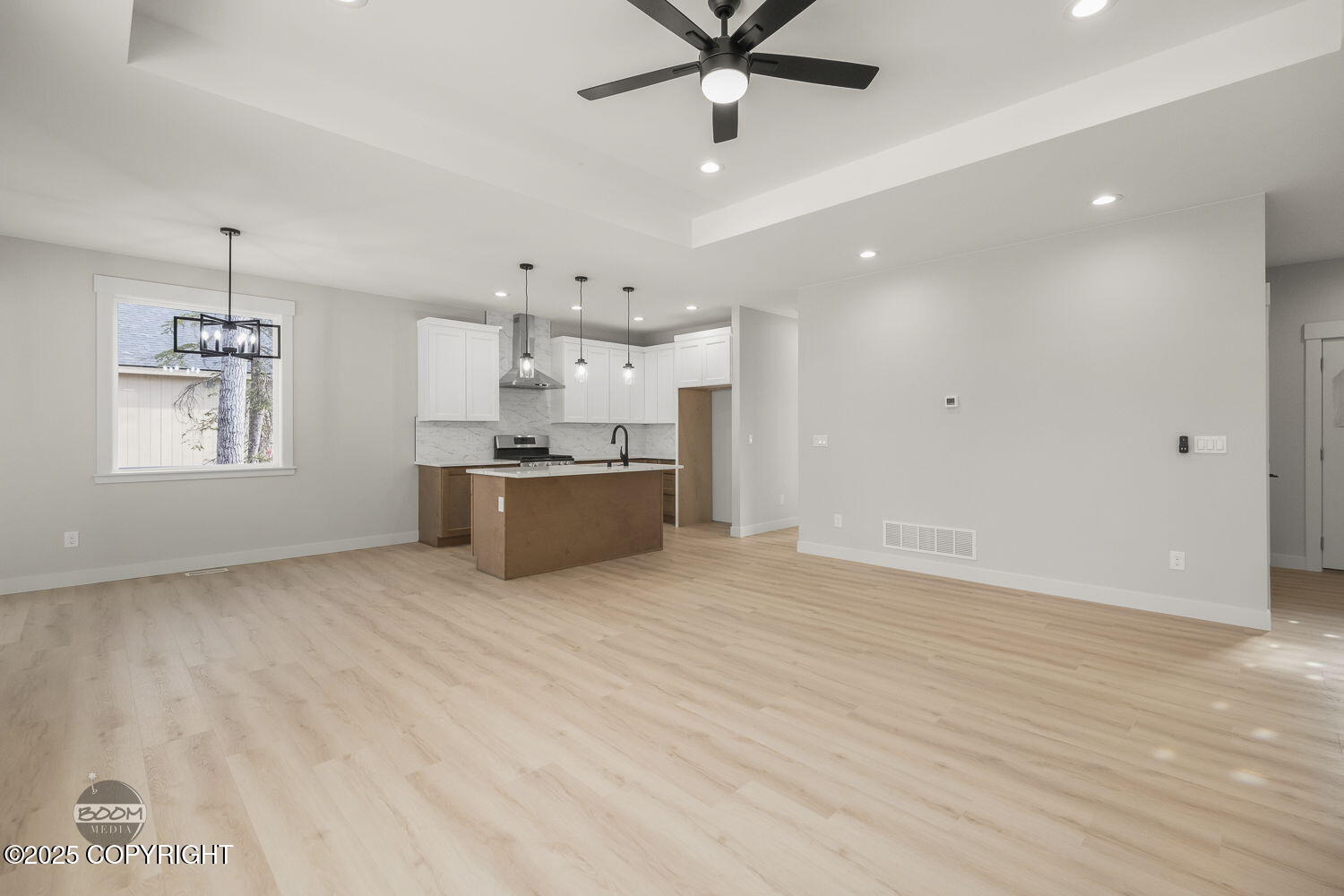 6921 W Vandenberg Drive