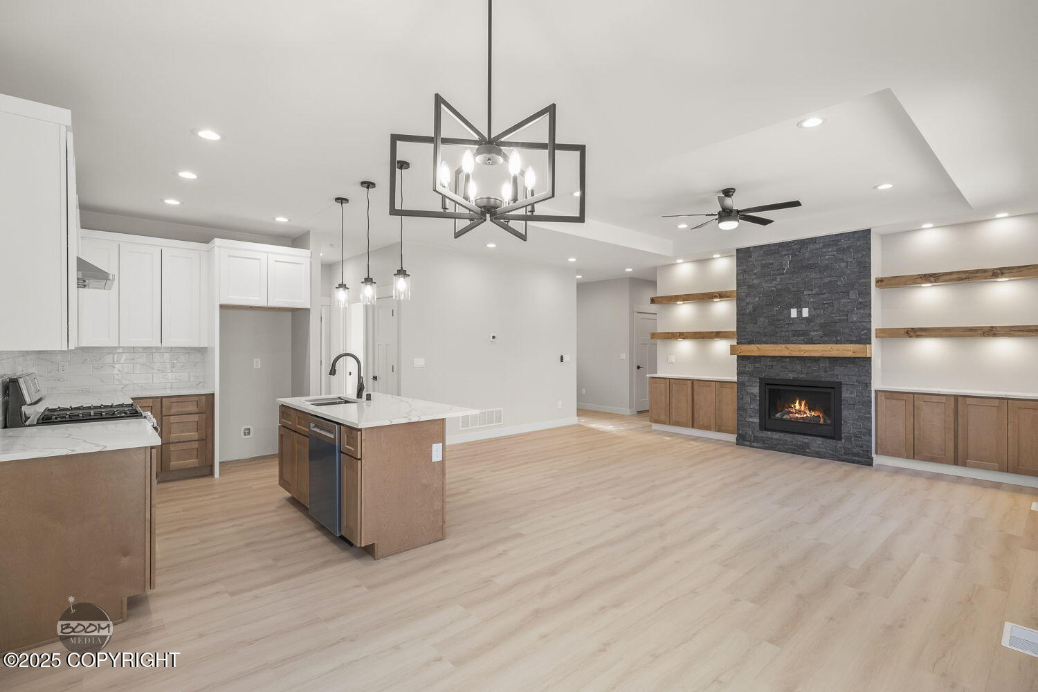 6921 W Vandenberg Drive