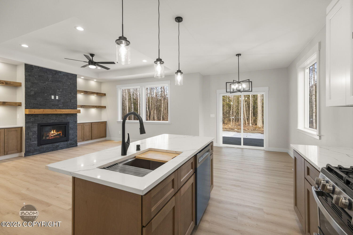 6921 W Vandenberg Drive