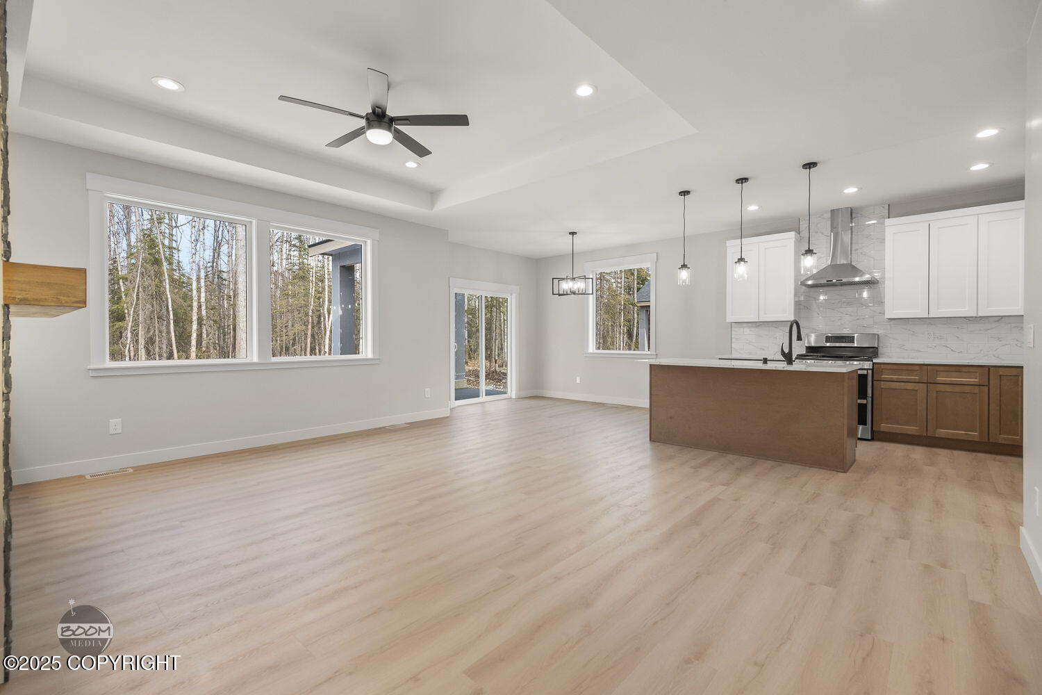 6921 W Vandenberg Drive