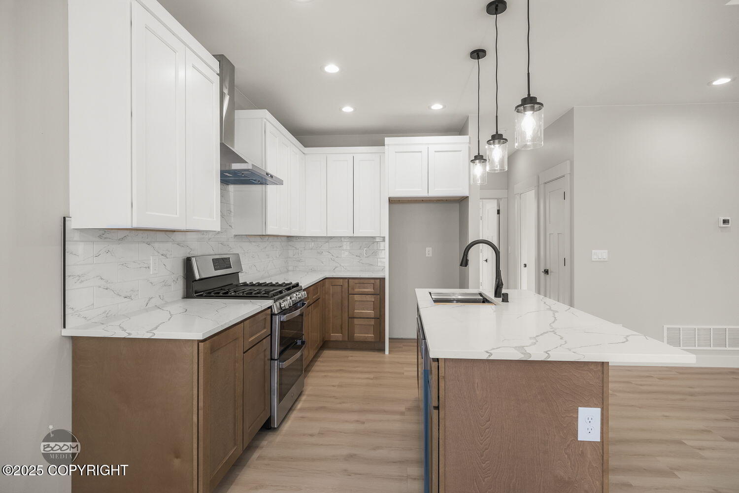 6921 W Vandenberg Drive