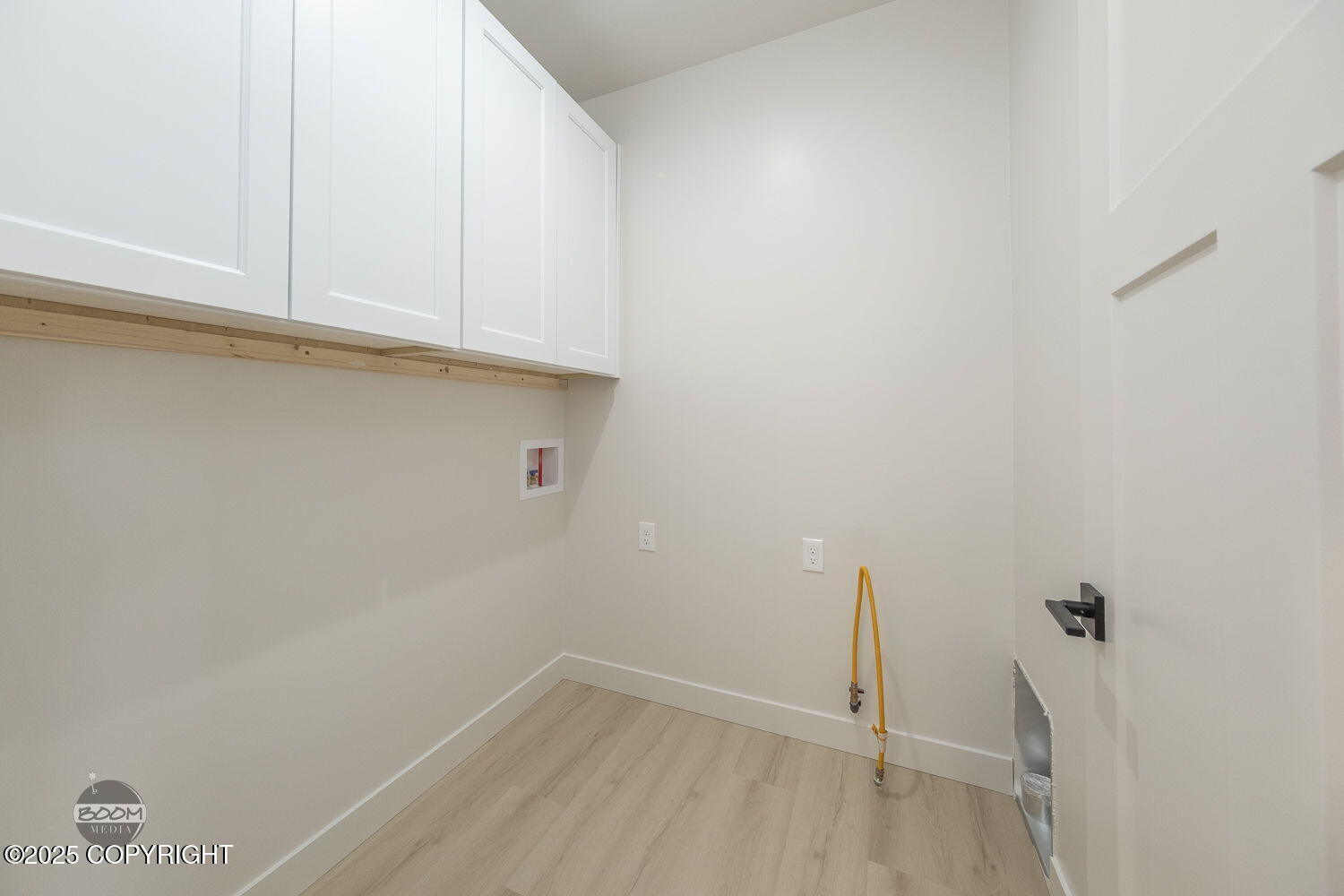 6921 W Vandenberg Drive