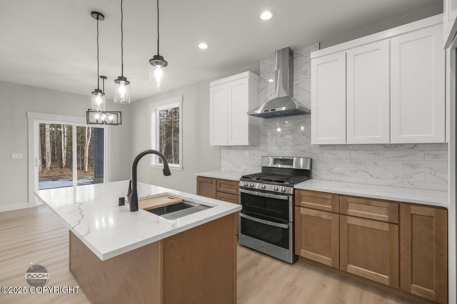 6921 W Vandenberg Drive