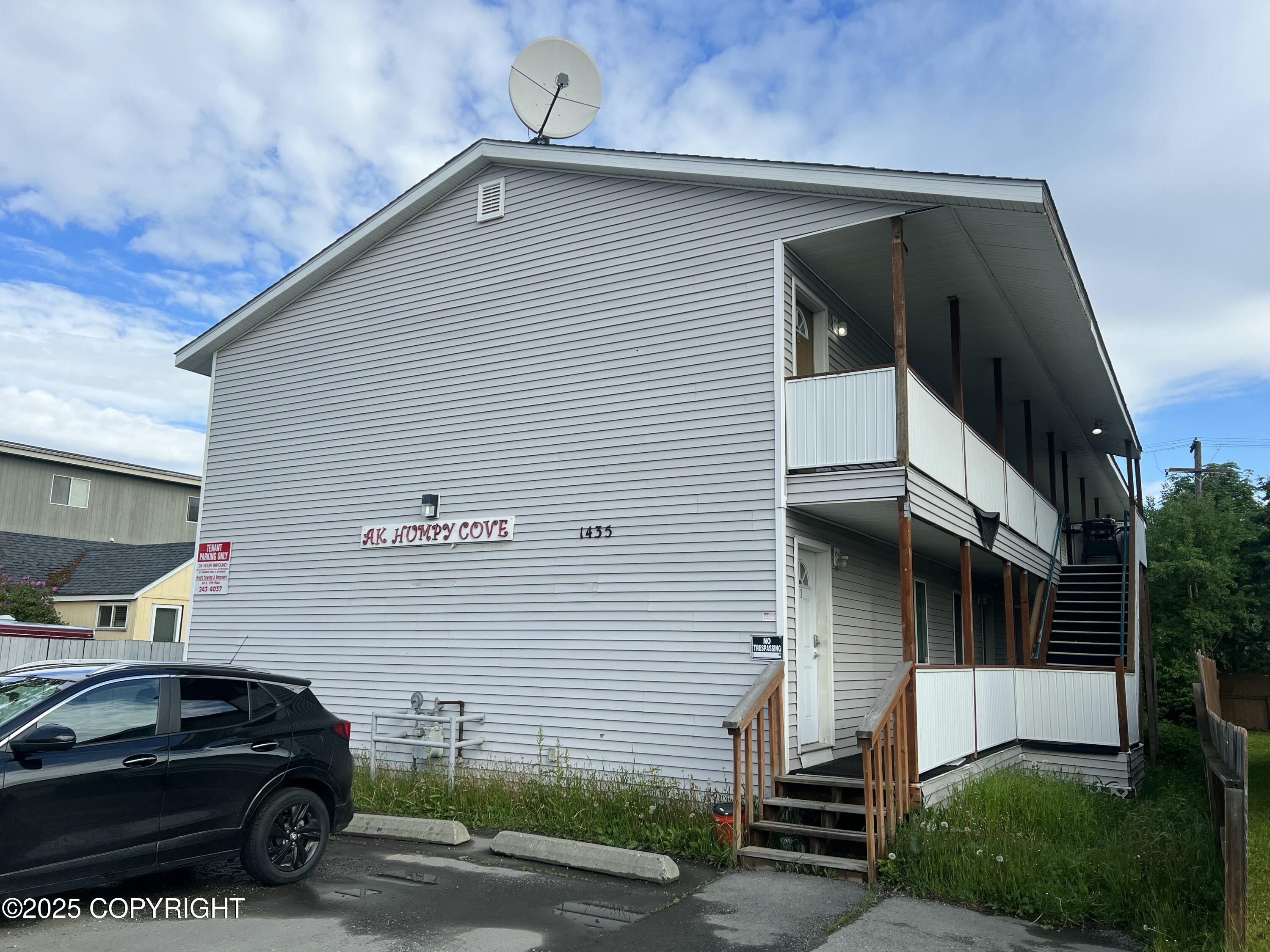 1435 W 25th Avenue