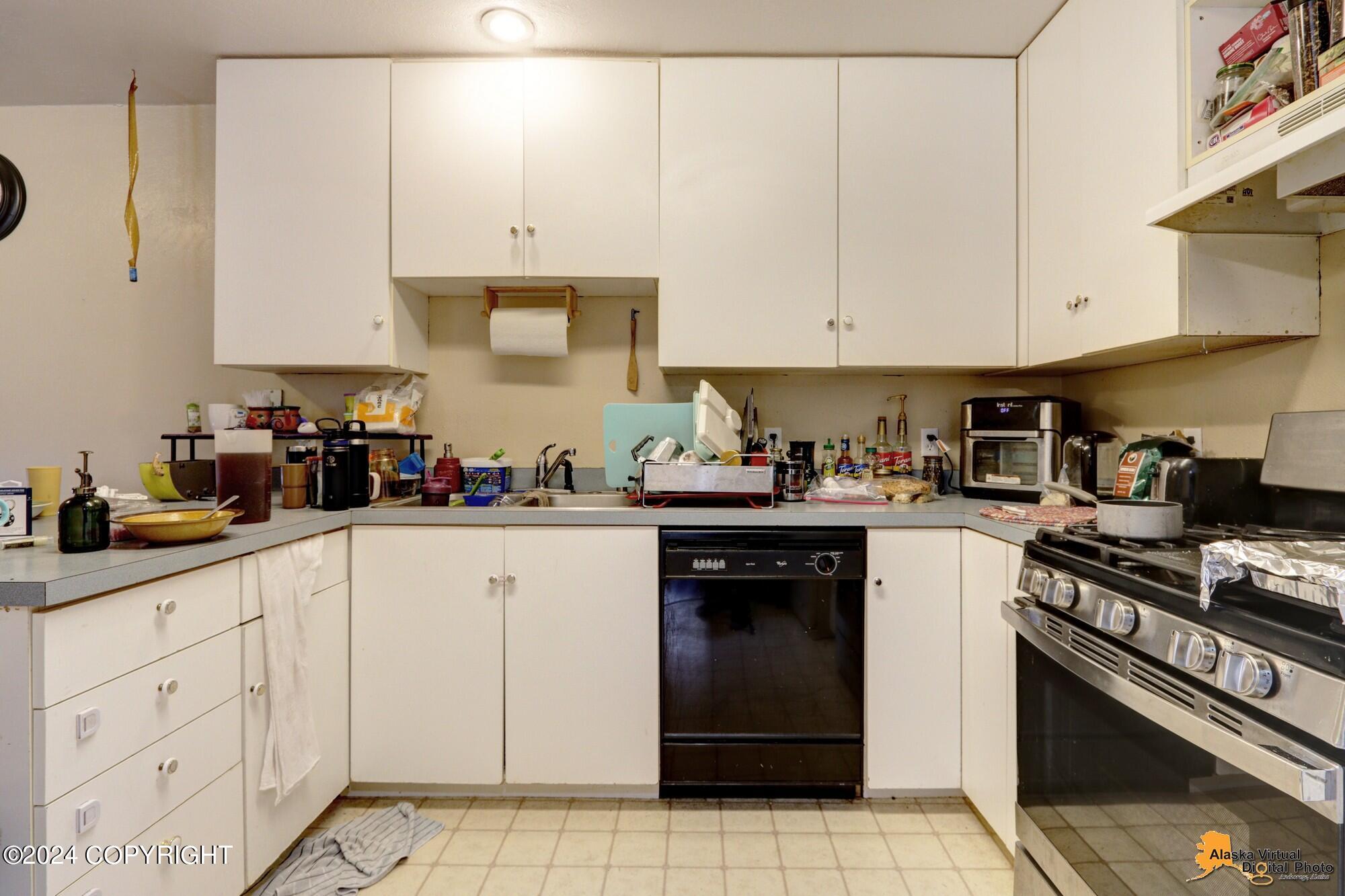 1100 W Shirley Ann Circle