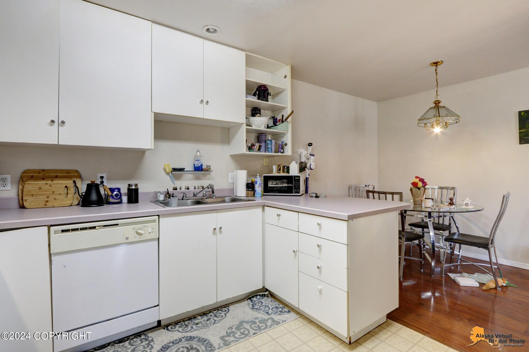 1100 W Shirley Ann Circle