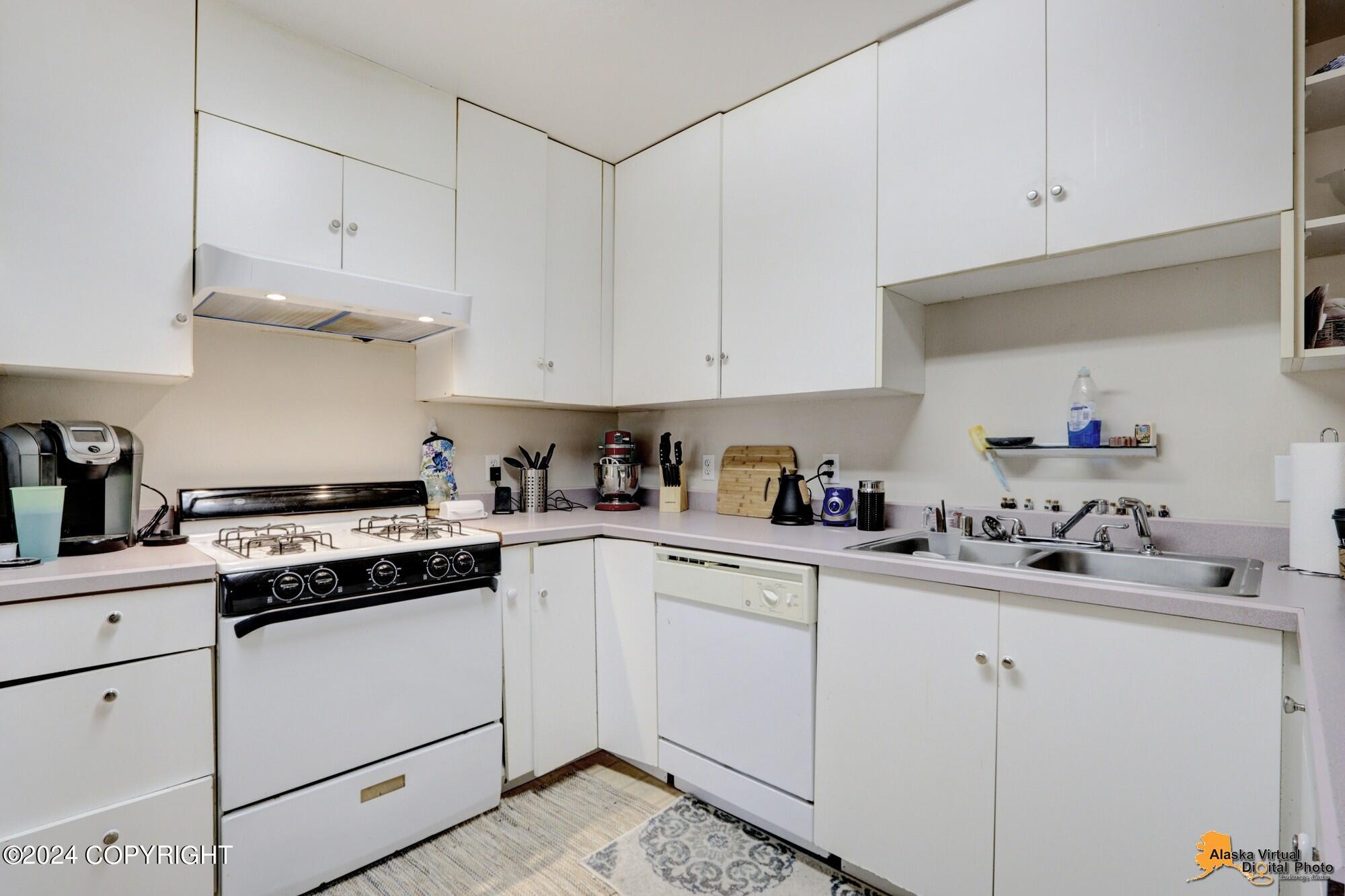 1100 W Shirley Ann Circle