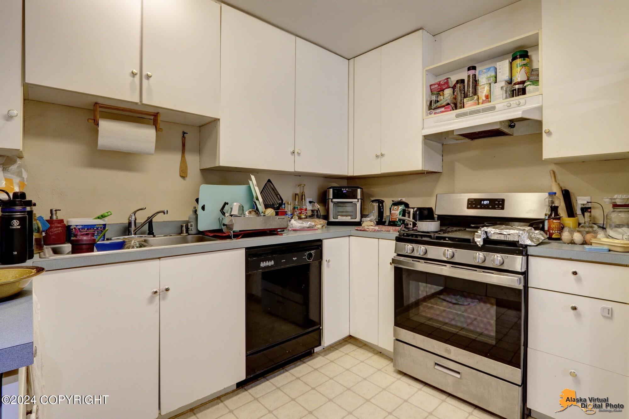 1100 W Shirley Ann Circle